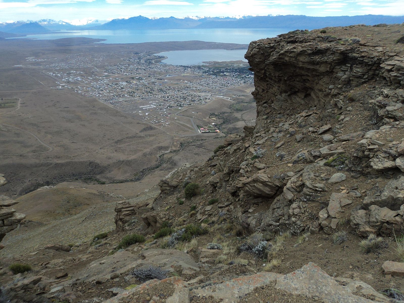 Panorámica de El Calafate y el lago Argentino desde el cerro Calafate